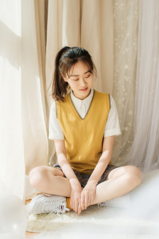 美女和男生互怼免费视频